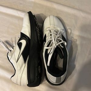 Men’s Nike golf shoes,size 11.5